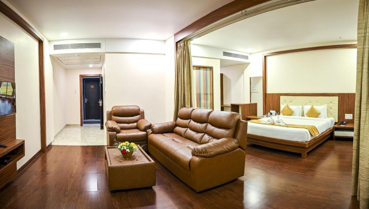 Hotel Laxmi Empire GOA Eksteriør billede